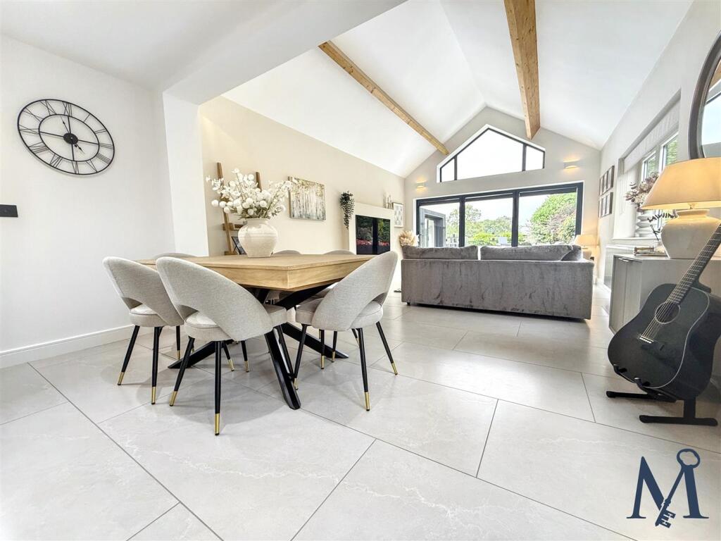 Open Plan Dining Area