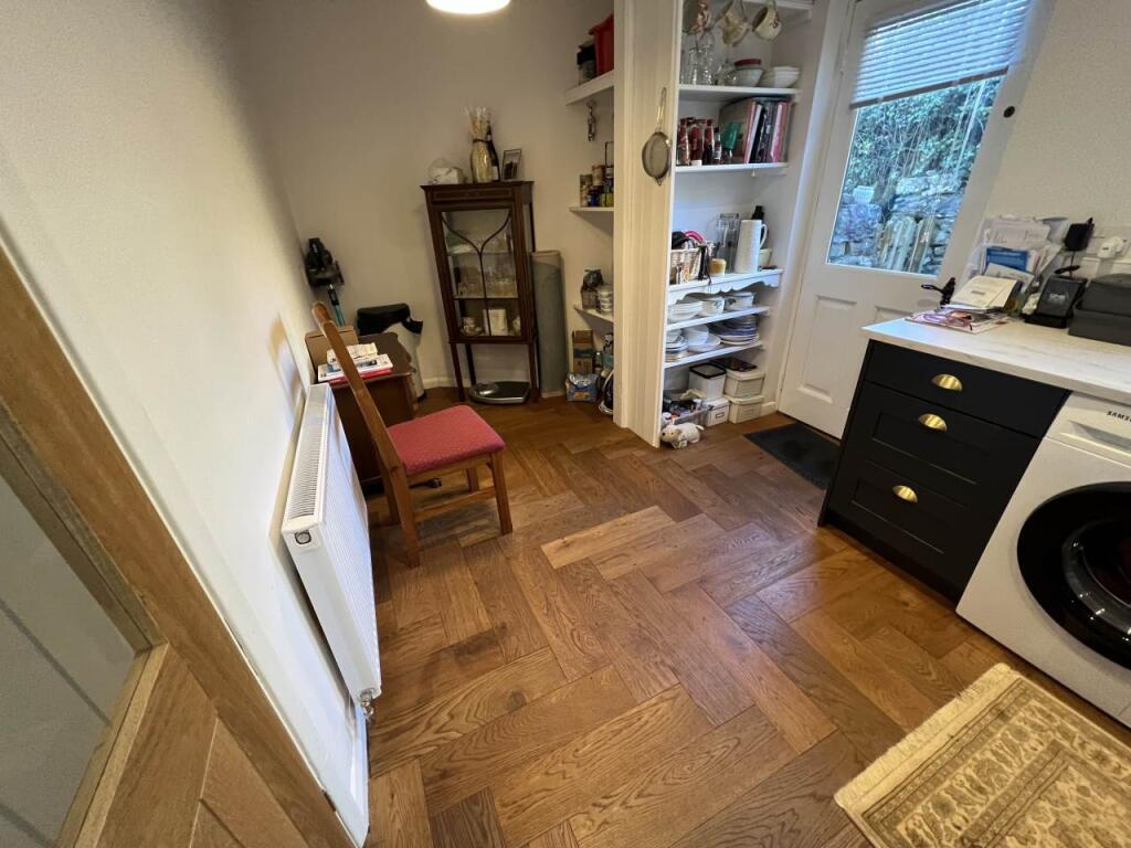 KITCHEN PHOTOGRAPH T