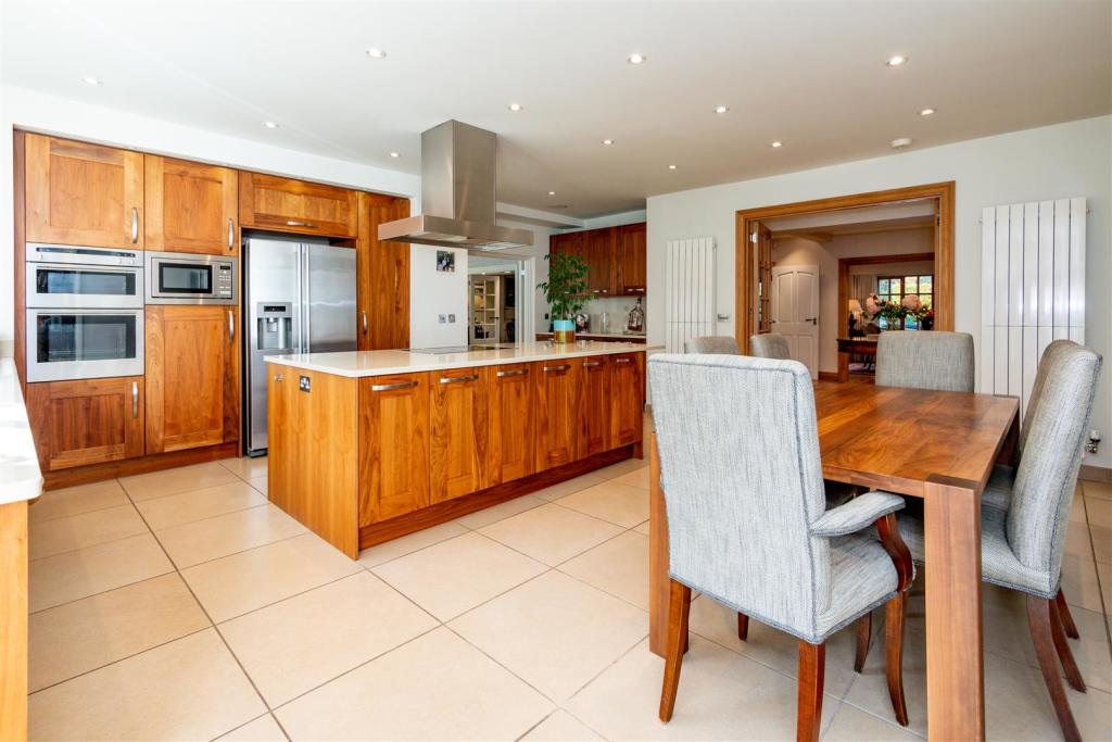 Breakfast Kitchen Aspect 4
