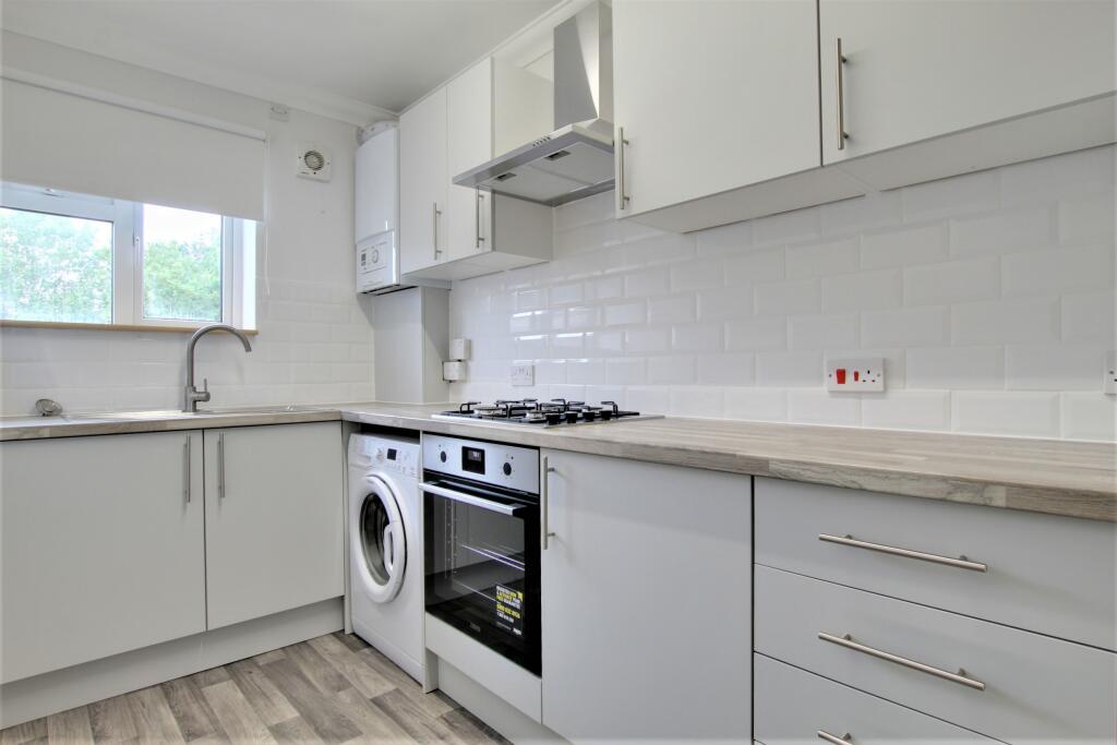 2.kitchen.jpg