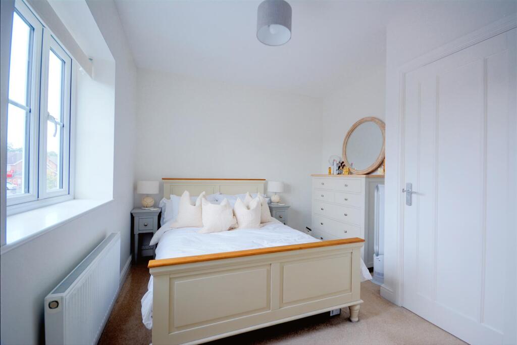 112 Church Street - Bed3.jpeg