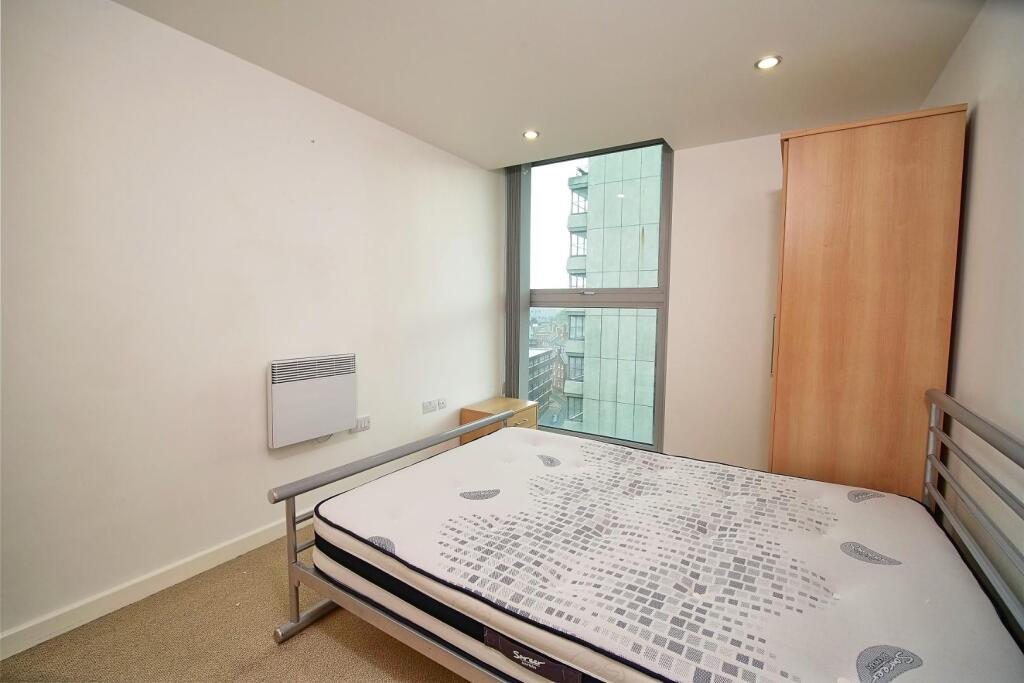 Bedroom Ang1.jpg