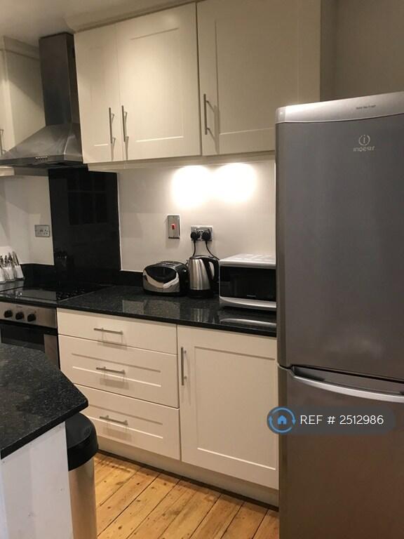 Fully Equipped Kitchen, Bosch Washing Machine Etc