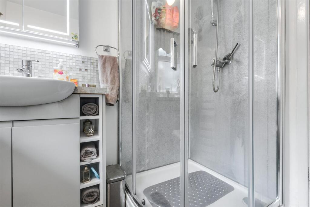 Shower Room_2.jpeg