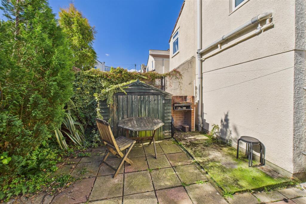 29 Queen Victoria Road Westbury Park, Bristol, BS6