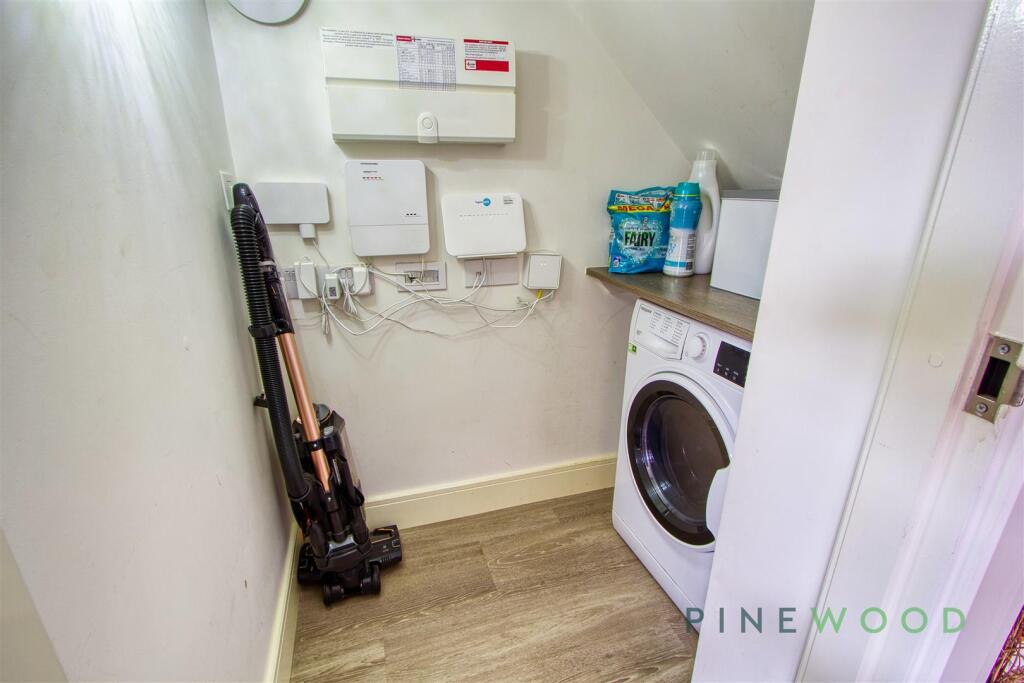 UTILITY (UNDERSTAIRS CUPBOARD)