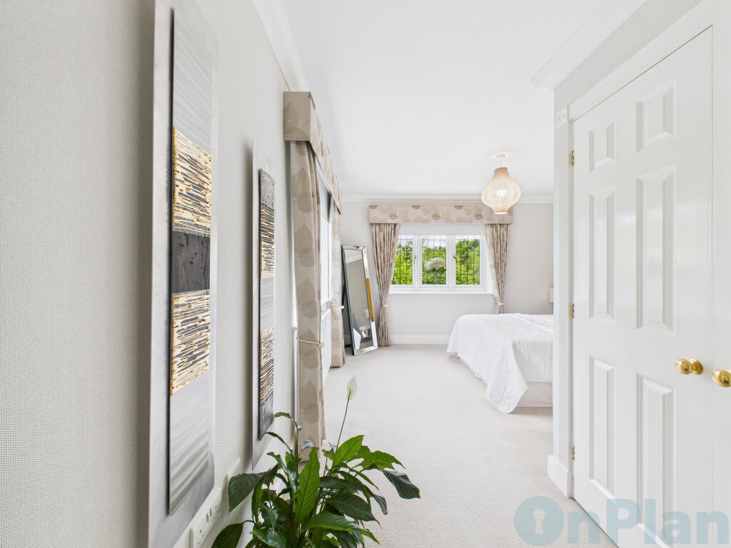 CAM04024G0-PR0030-STILL022