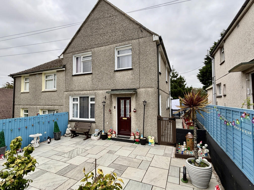 3 Bedroom Semi-Detached House for Sale