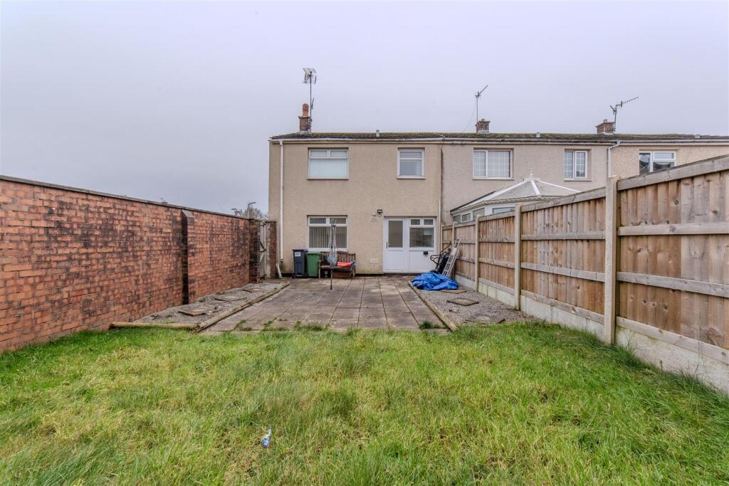 97 Llewelyn Road-18.jpg