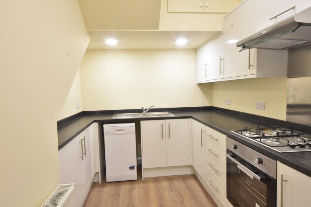 7 Oxnam Crescent04