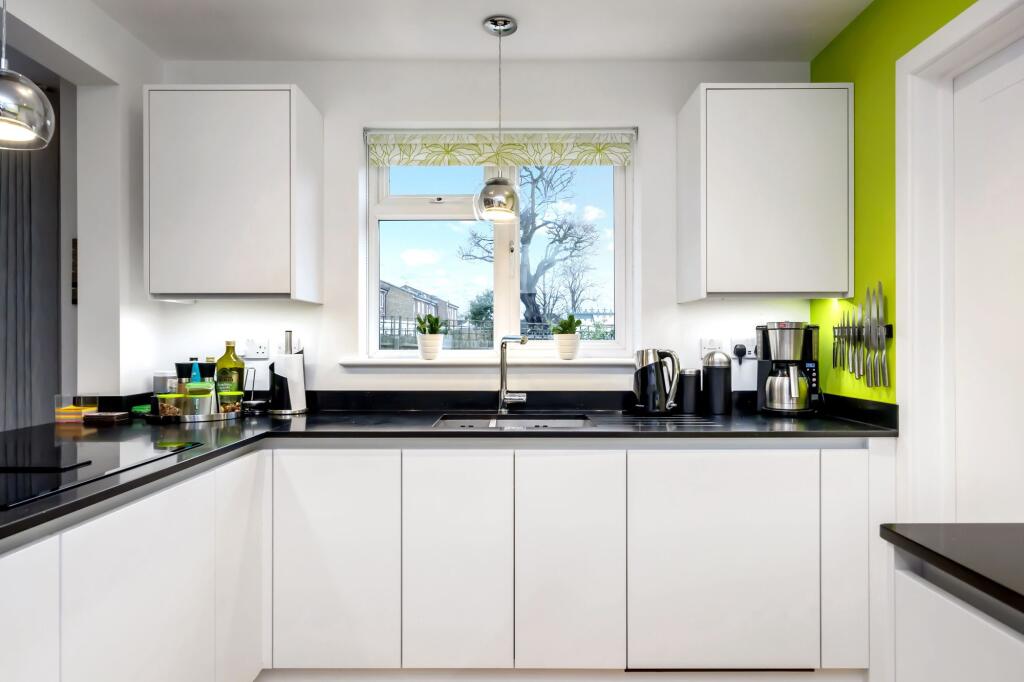 Kitchen / Living Area