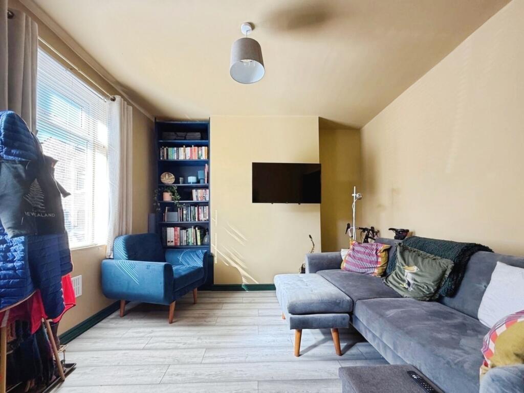 pbox-living_room-342159.jpg