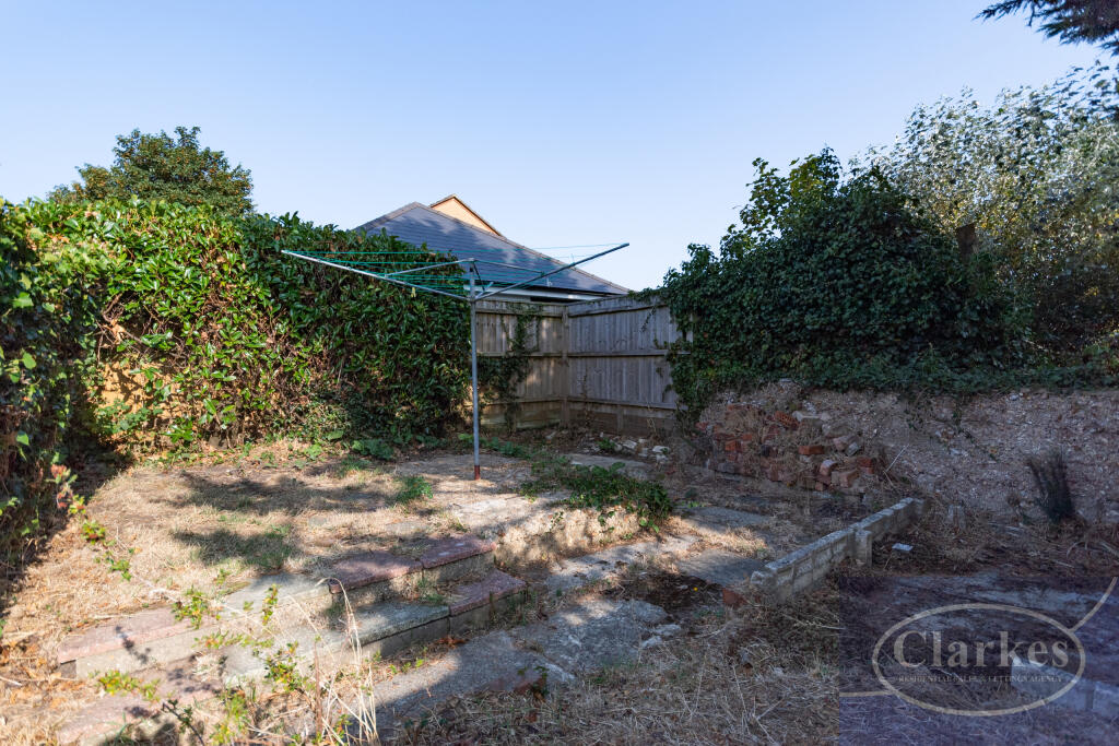 FC057_94 PINE RD_008