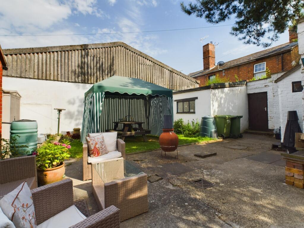 CAM01791G0-PR0110-STILL015