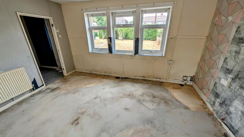 16 Orchard Close lounge 2.jpg