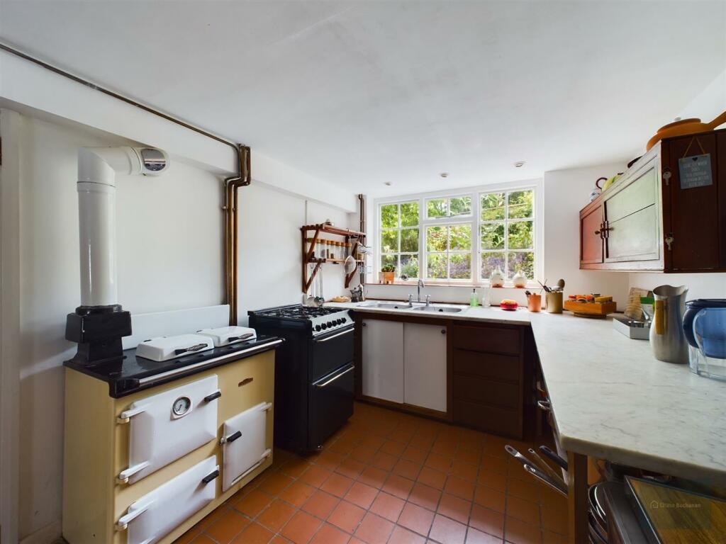 CAM02563G0-PR0081-ST