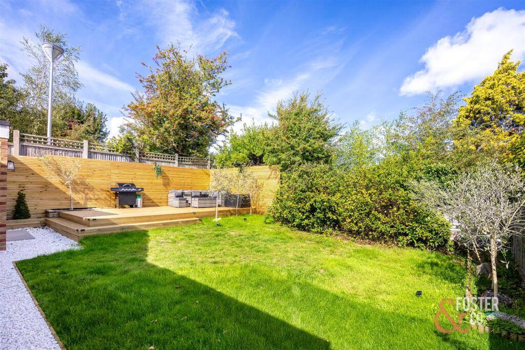 Redhill Close_9-022.JPG