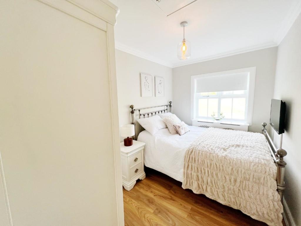 Bedroom 2 pic 1.jpg