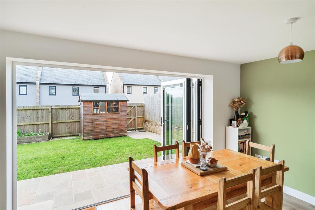 Dining Area looking into the Garden
