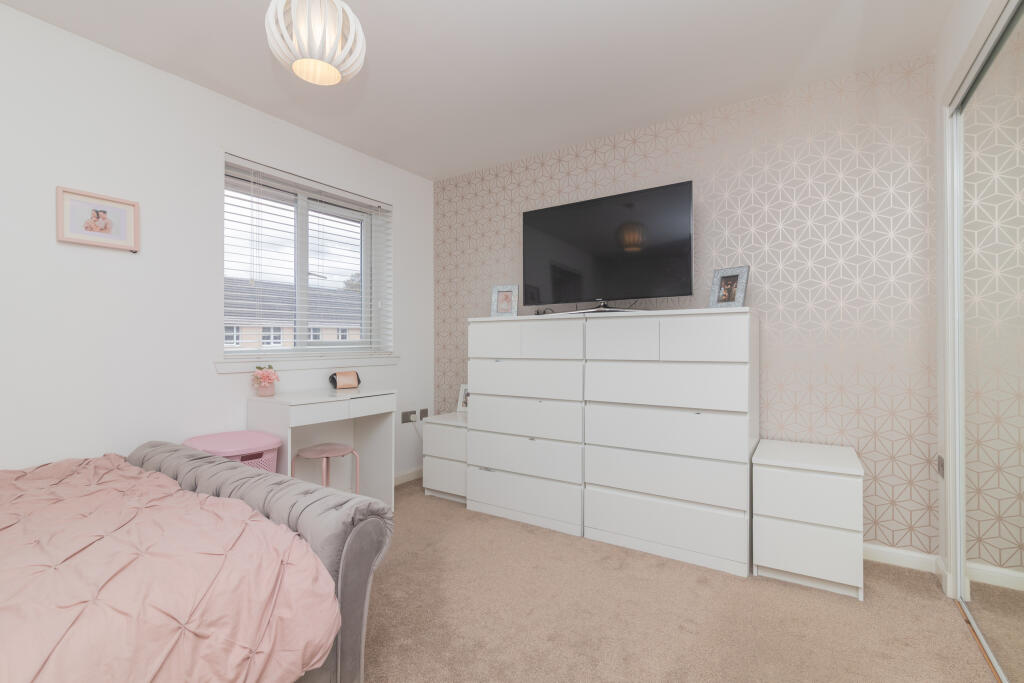 109 ivy gardens Paisley PA1 2BT L-1