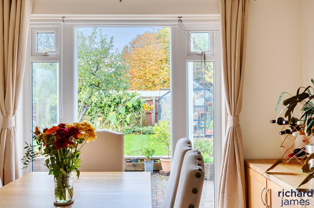 1ac0ea8ca3e345d69ee62de5feed0c81