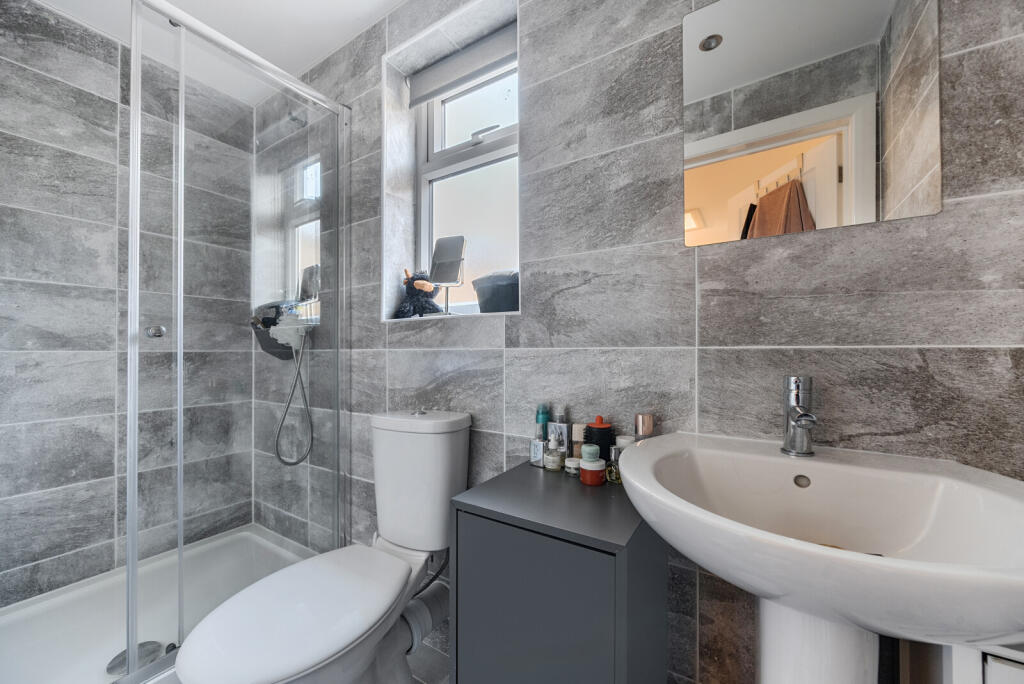 1373158-10-68fb7c...