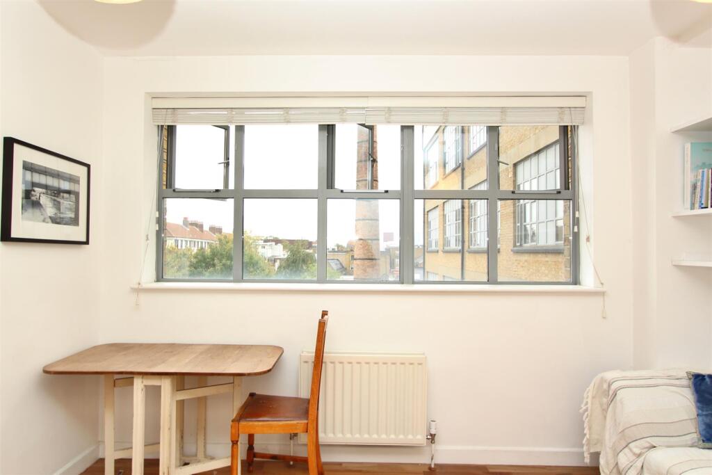 Somerford Grove, N16