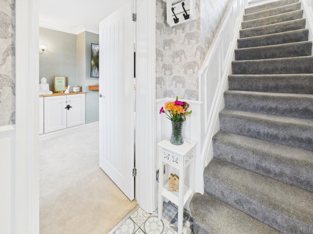 CAM04233G0-PR0039-STILL015