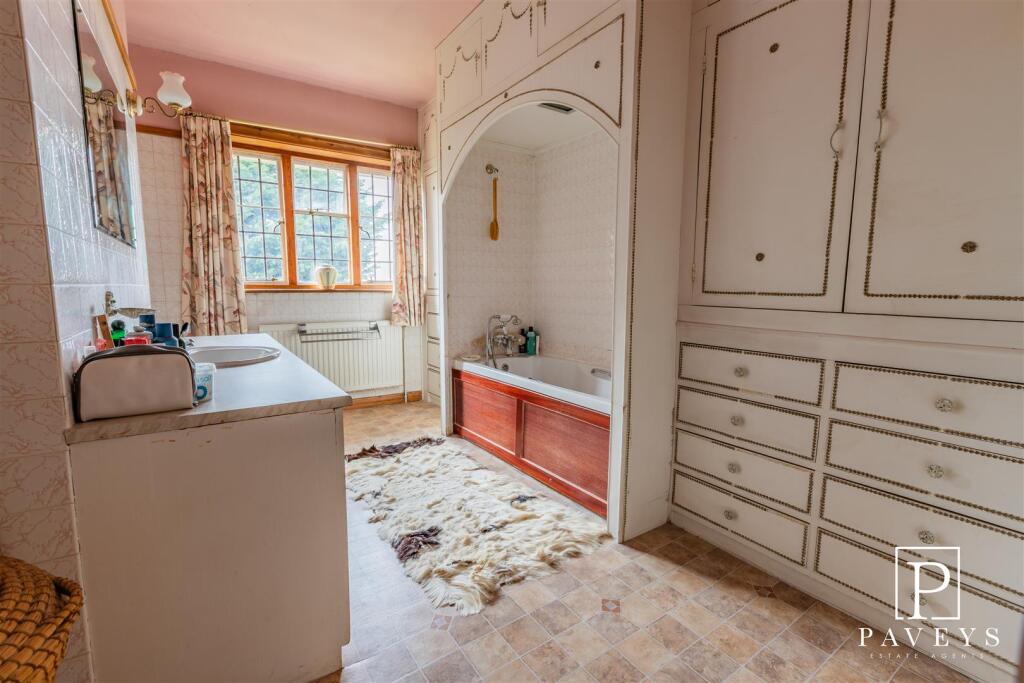 BATHROOM ONE