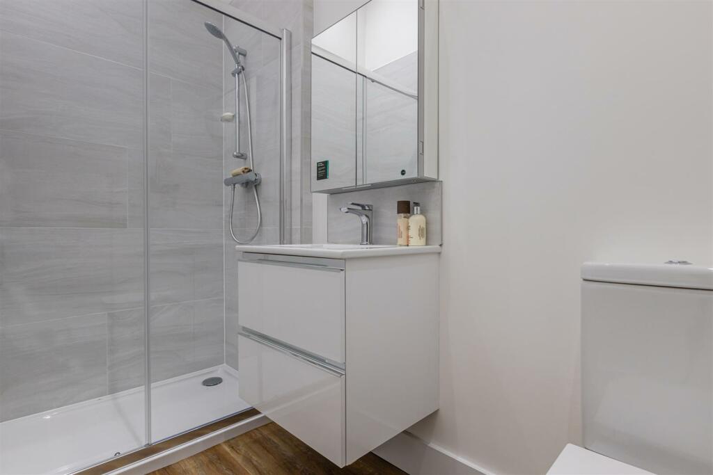 A14 - Barns @ Higher Court Barns, Littlehempston -