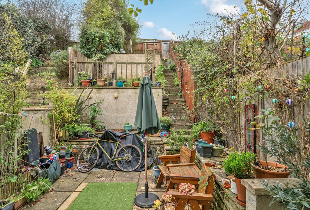 1383997-5-692708b...