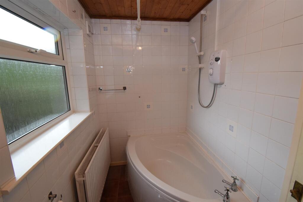 En-Suite Bathroom