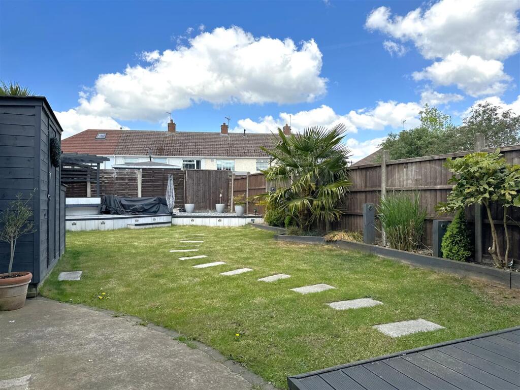 Lovely Rear Garden 833