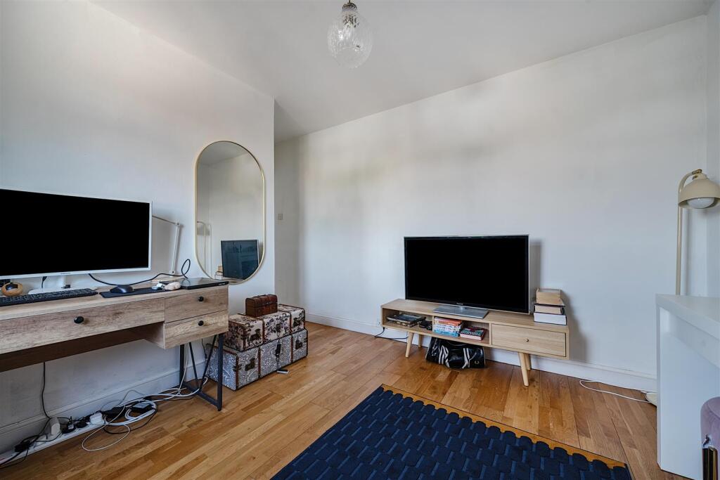 25-6822261658321-1290452-ARW-25 .jpg