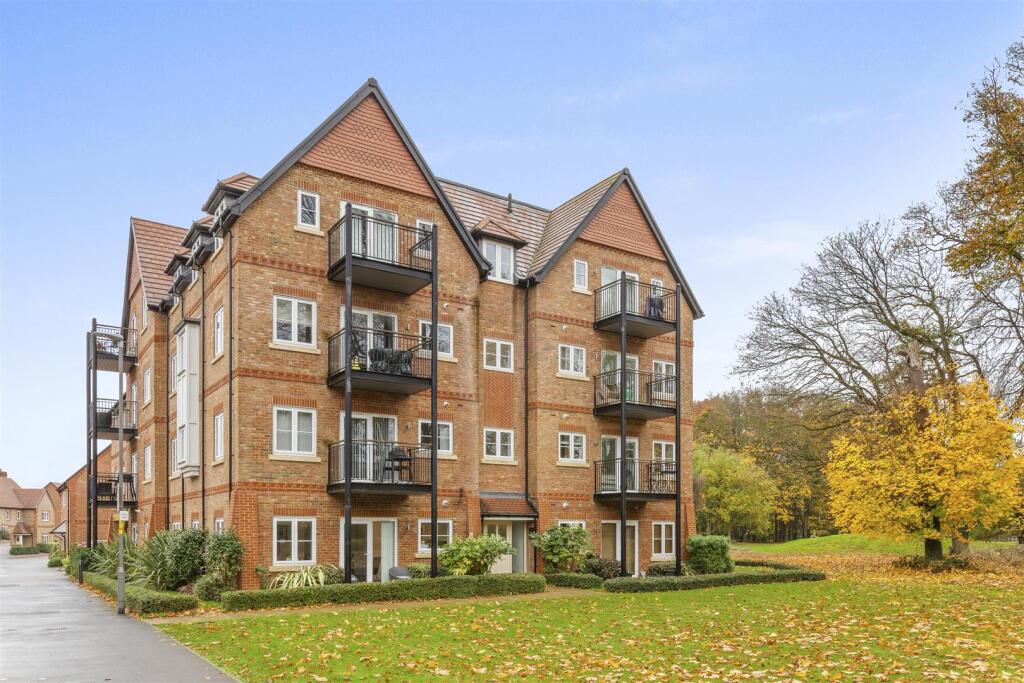 Flat 39 Aspen Rd, HP10 9FA-13.jpg