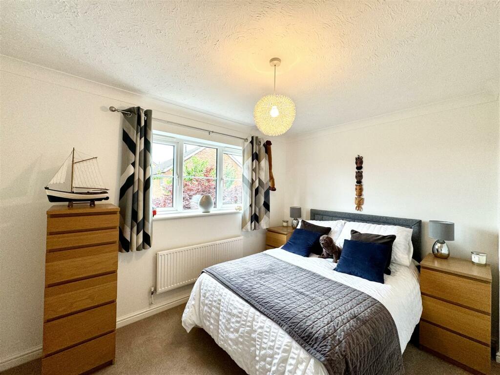 BEDROOM 2