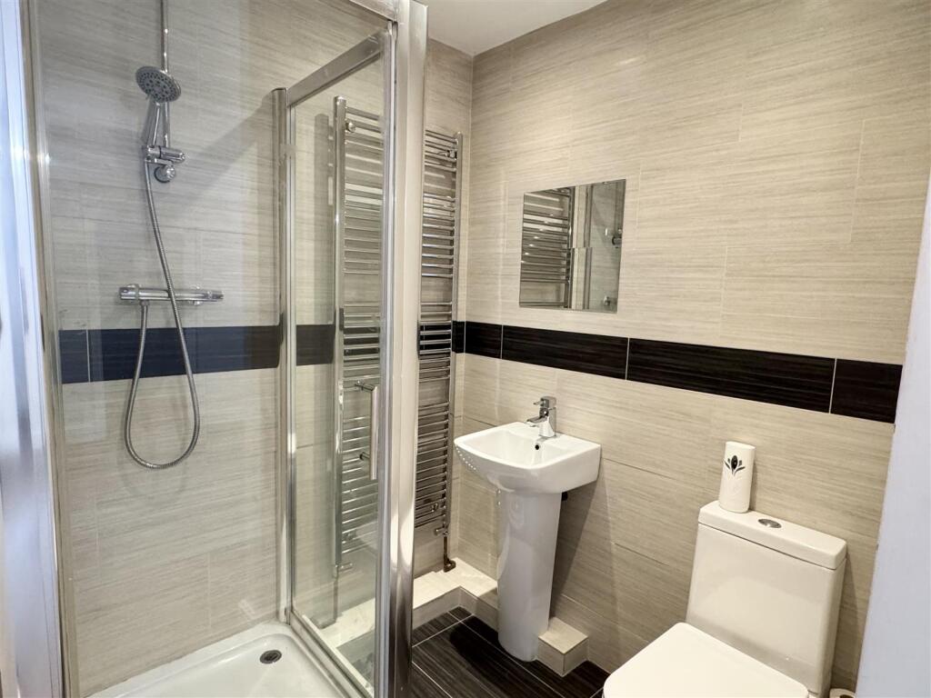 Ensuite shower room