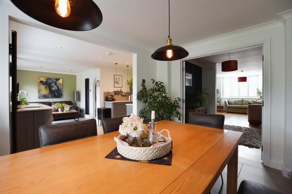 Open Plan Kitchen Diner with Family Area
