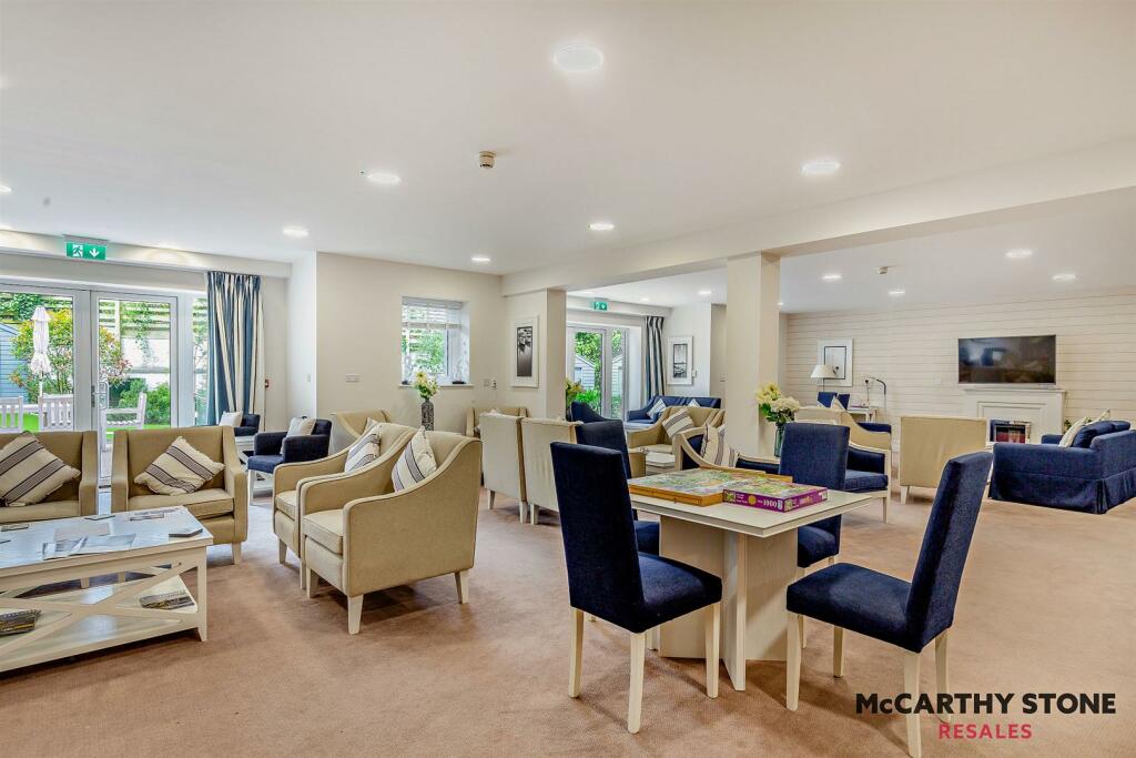 Homeowners Lounge