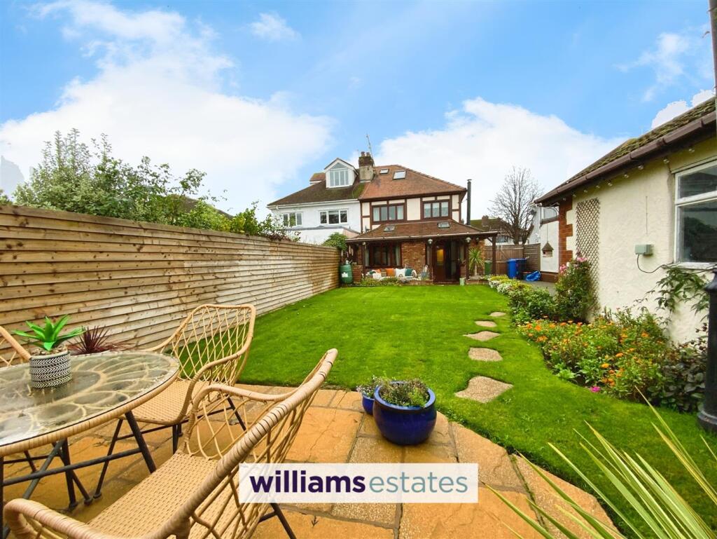 rear patio &amp; garden