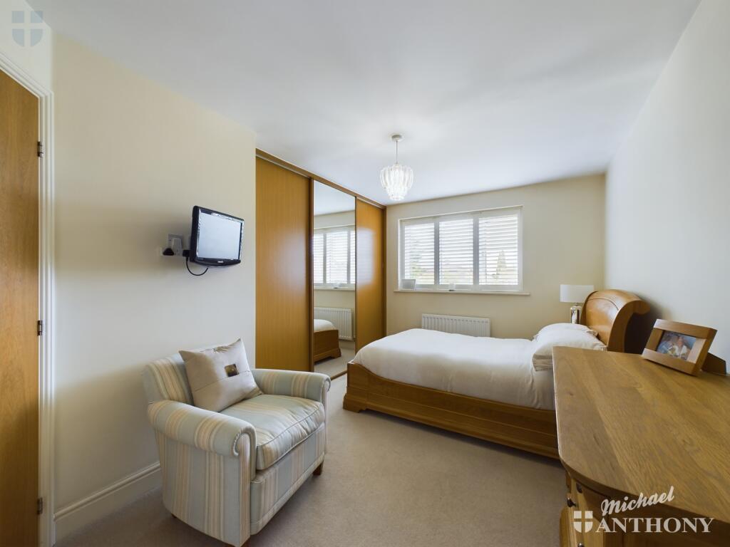 CAM03218G0-PR0241-STILL007