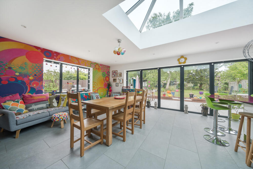 48-68222f5ce7405-...