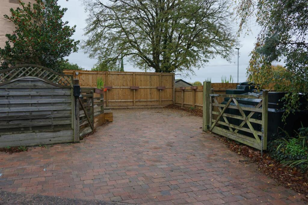 Parking and patio.JPG