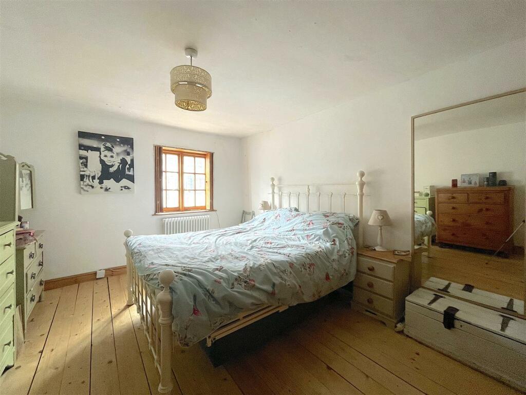 Bedroom One (3).jpeg