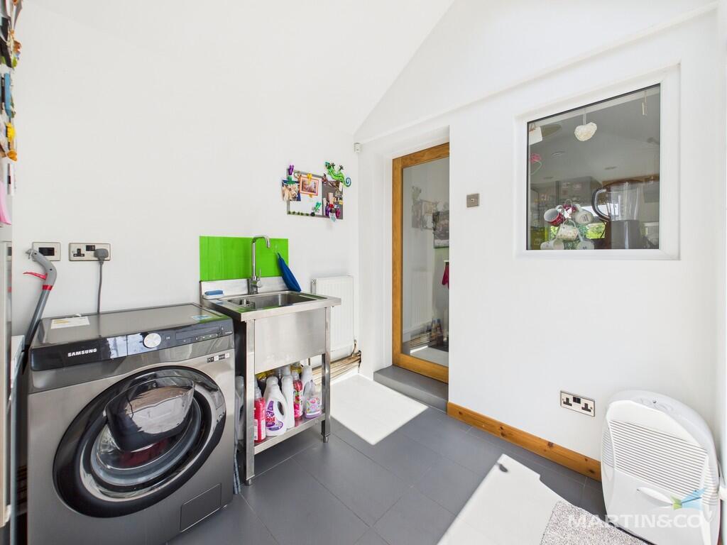 CAM03111G0-PR0336...