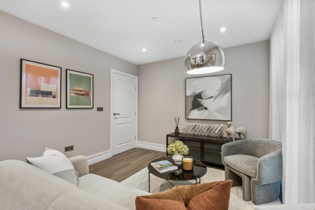 Show Apartment Lounge