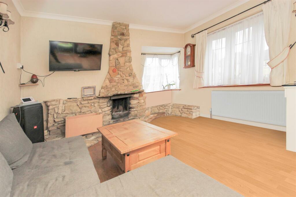 lounge..jpg
