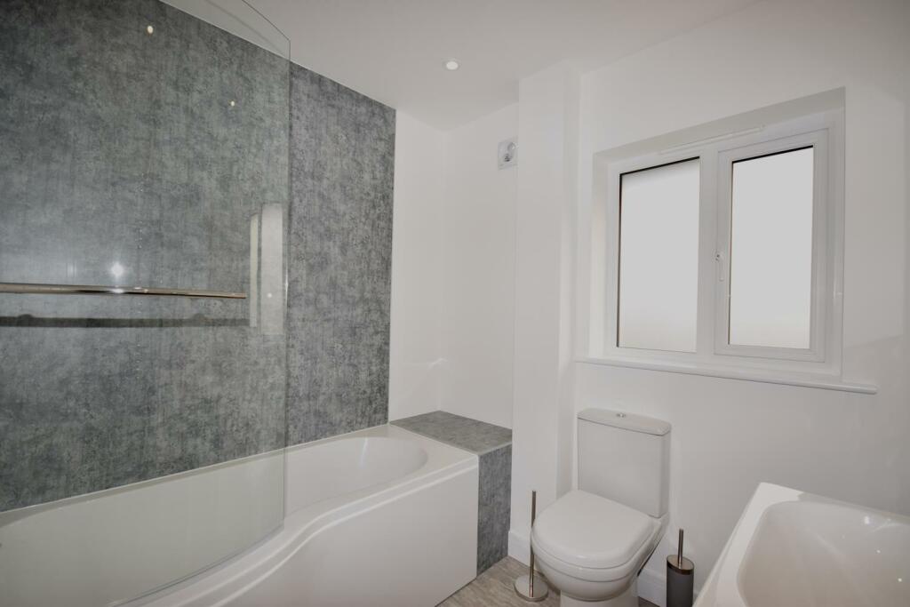 Bathroom.JPG