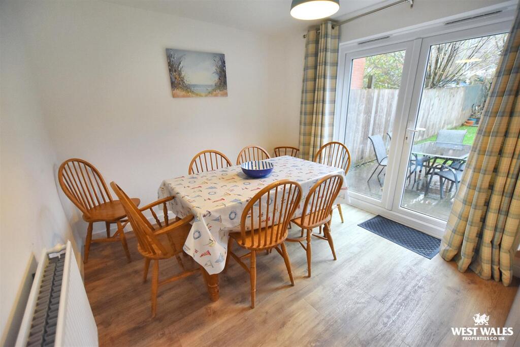 11 - 2025-11-16T205848.271.jpg