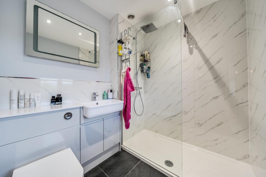 1373750-19-690254313319d